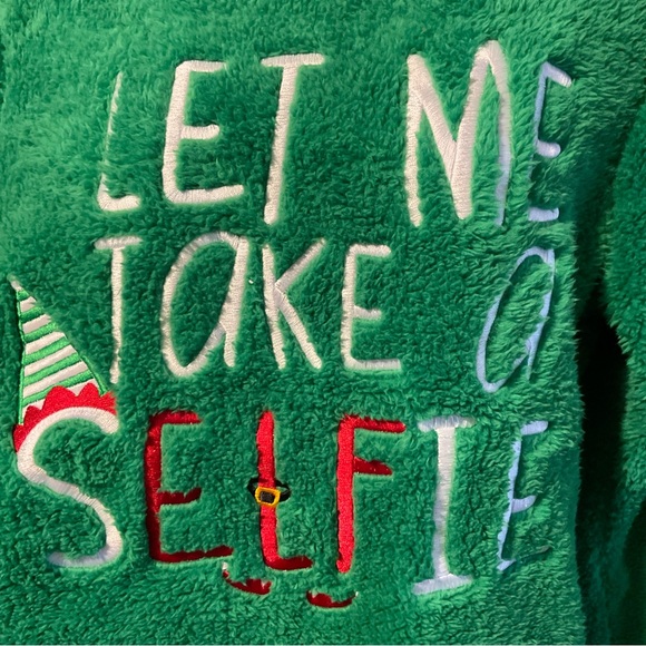 Let Me Take a sELFfie green cozy fleece pajama top size medium - Picture 2 of 5
